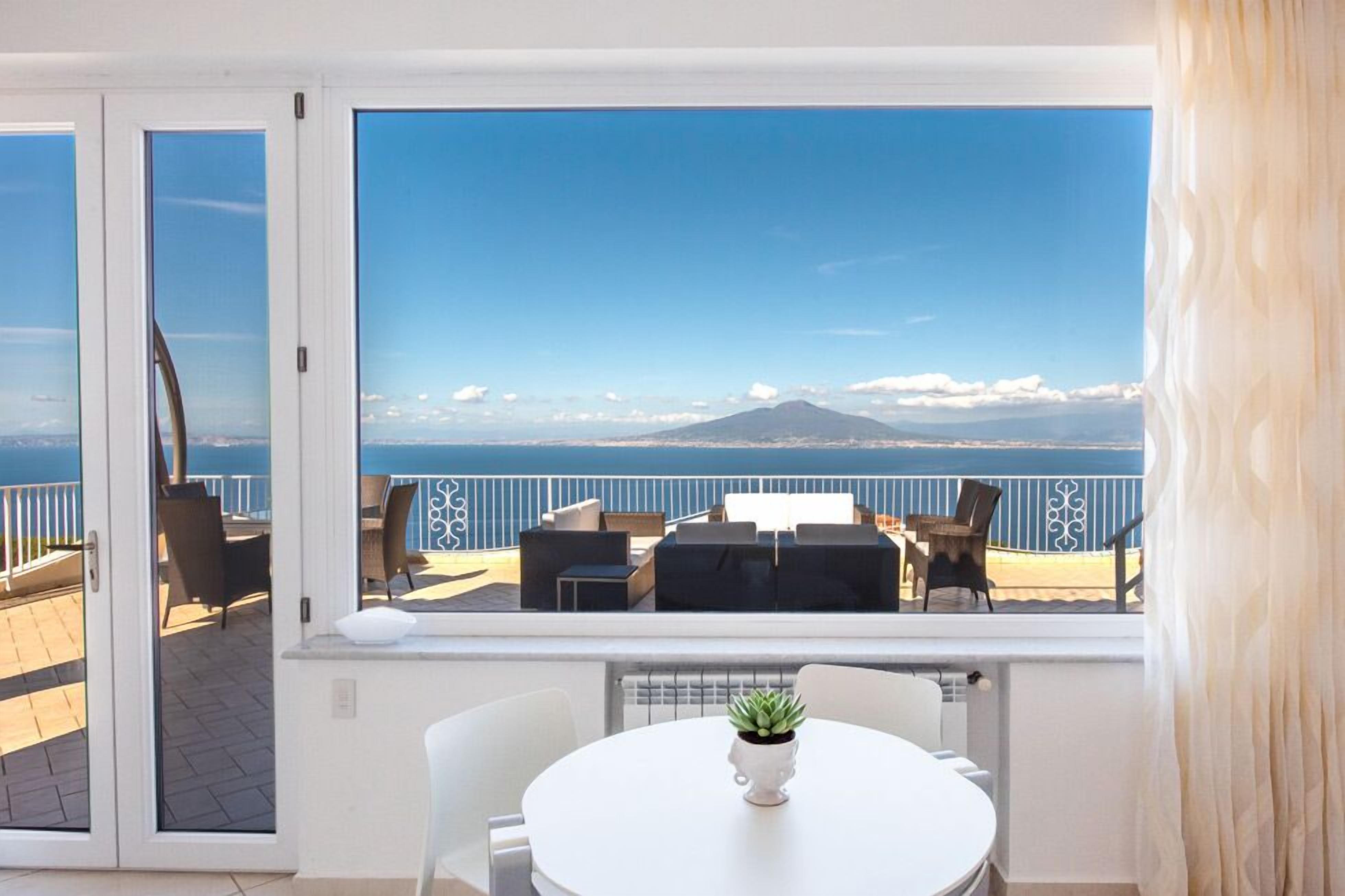 Villa | Private kitchen | Fridge, microwave, oven, stovetop