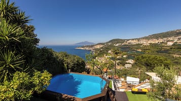Seasonal outdoor pool, sun loungers