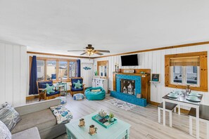 Smart TV, books, stereo - Blue Chill Cottage: Charming New England Home Just Steps from the Shore with Breathtaking Views! (Hampton)