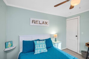 2 bedrooms, desk, iron/ironing board, WiFi