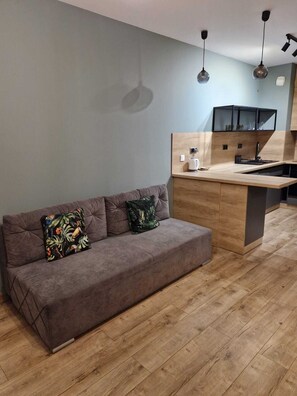 Living area - Cozy 1-bedroom apartment in lovely Warszawa with WiFi (Warszawa)