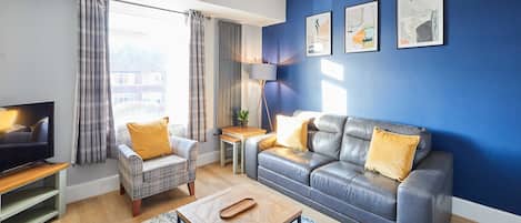 Apartemen | 2 kamar tidur dan meja kerja