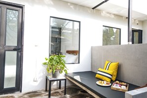 Habitación doble superior, patio, vista a la alberca | Insonorización y wifi gratis 