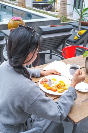 매일 주문 요리 아침 식사 유료