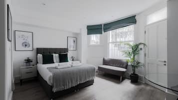 Iron/ironing board, free WiFi, bed sheets