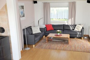 TV, fireplace, DVD player, stereo