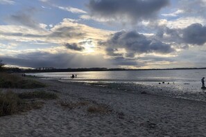 Tæt på stranden