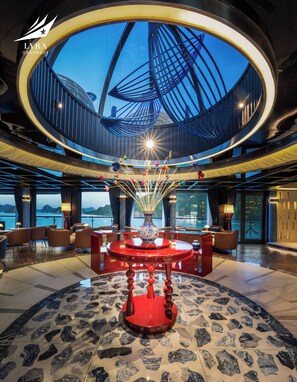 Executive lounge - Halong Lyra Grandeur Cruise (Ha Long)