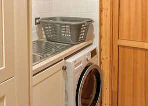 Interior - 3 bedroom accommodation in Greetham (Greetham)
