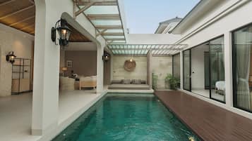 Private pool