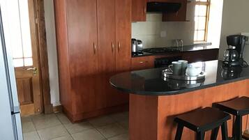 Réfrigérateur, micro-ondes, lave-vaisselle