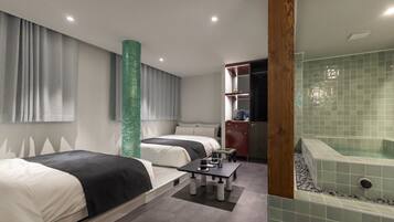 高級寢具、筆電工作空間、免費無線上網、床單