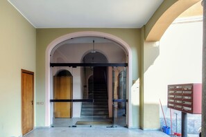 Front of property - B&L Como Lake (Como)