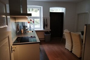 Fridge, microwave, oven, stovetop - Holiday apartment hunting lodge Siedlinghausfloor (Winterberg)