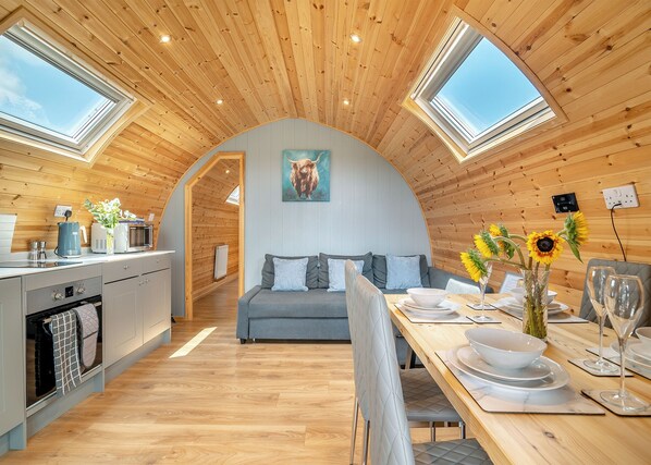 Interior - Vale View is a spacious, modern lodge with open-plan living and stunning views. (Yeovil)