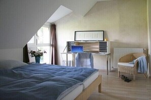 3 bedrooms, iron/ironing board