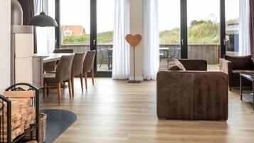 Smart-TV, Kamin, DVD-Player