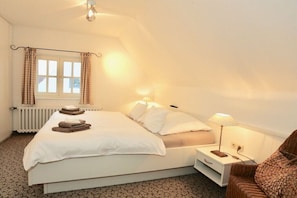 4 Schlafzimmer, BĂŒgeleisen/BĂŒgelbrett, BettwĂ€sche