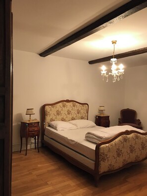 2 soverom, strykejern/-brett, wi-fi og sengetøy