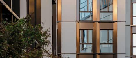 المنشأة من الخارج