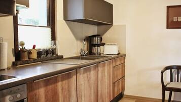 Kühlschrank, Ofen, Herdplatte, Geschirrspüler