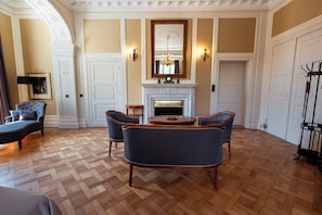 SuĂte conforto | 1 quarto, cofres nos quartos, individualmente decorados