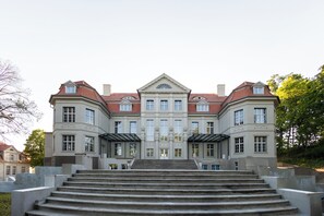 Mặt tiền nơi lưu trú