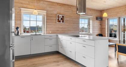 "Romy" - 450m from the sea by Interhome