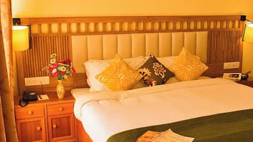 Walnut Suite | Premium bedding, iron/ironing board, free WiFi, bed sheets