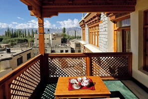 إطلالة على الجبل