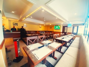 Restaurant - Hotel Vishnu Palace (Uttarakhand)