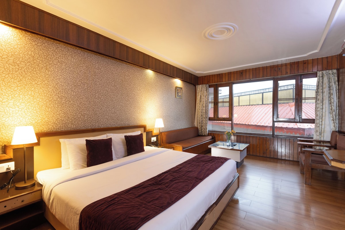 Deluxe Room | Desk, WiFi (free)