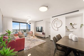 TV, offices - Luxury Apartment in the Heart of Jerusalem  Stunning Panoramic Views (Jerusalem)