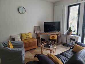 Smart TV, table football, books - "La Maison 4" in the heart of town / 4 air-conditioned bedrooms  (Moissac)