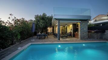 Seasonal outdoor pool