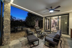 Comfort House, 3 Bedrooms, Poolside | Terrace/patio