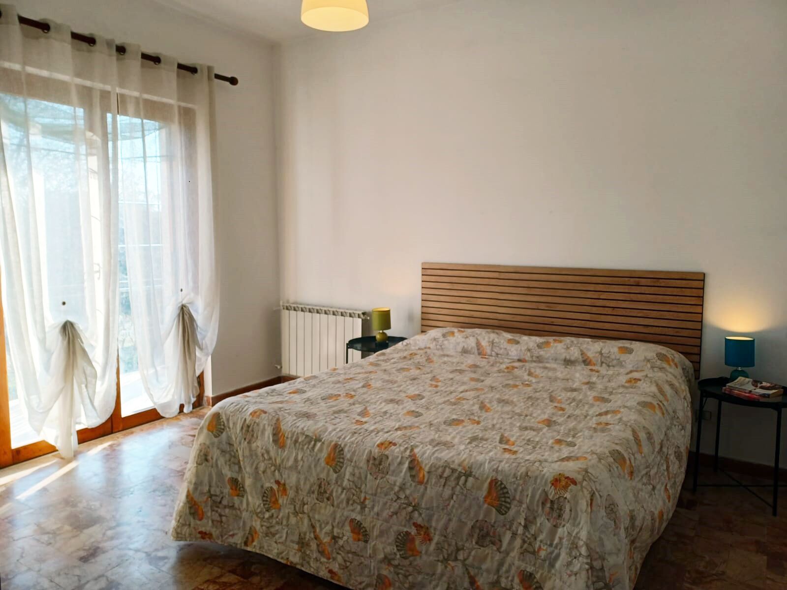 2 soverom, strykejern/-brett, reiseseng for barn og wi-fi