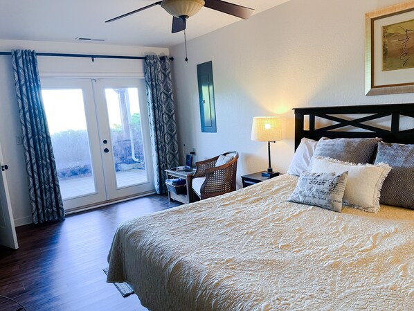 5 chambres, lit de bébé portatif, Wi-Fi, literie fournie