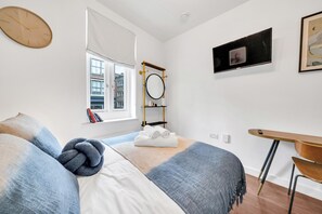 Iron/ironing board, WiFi, bed sheets