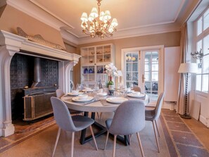 Dining - Wonderful private villa for 8 guests with WIFI, TV and balcony (De Haan)