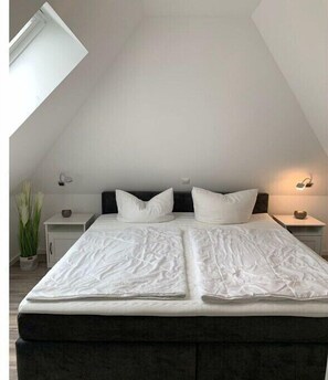 4 habitaciones, tabla de planchar con plancha y internet 