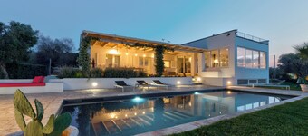 Luxusvilla mit Trullo und Meerblick, Villa Deria