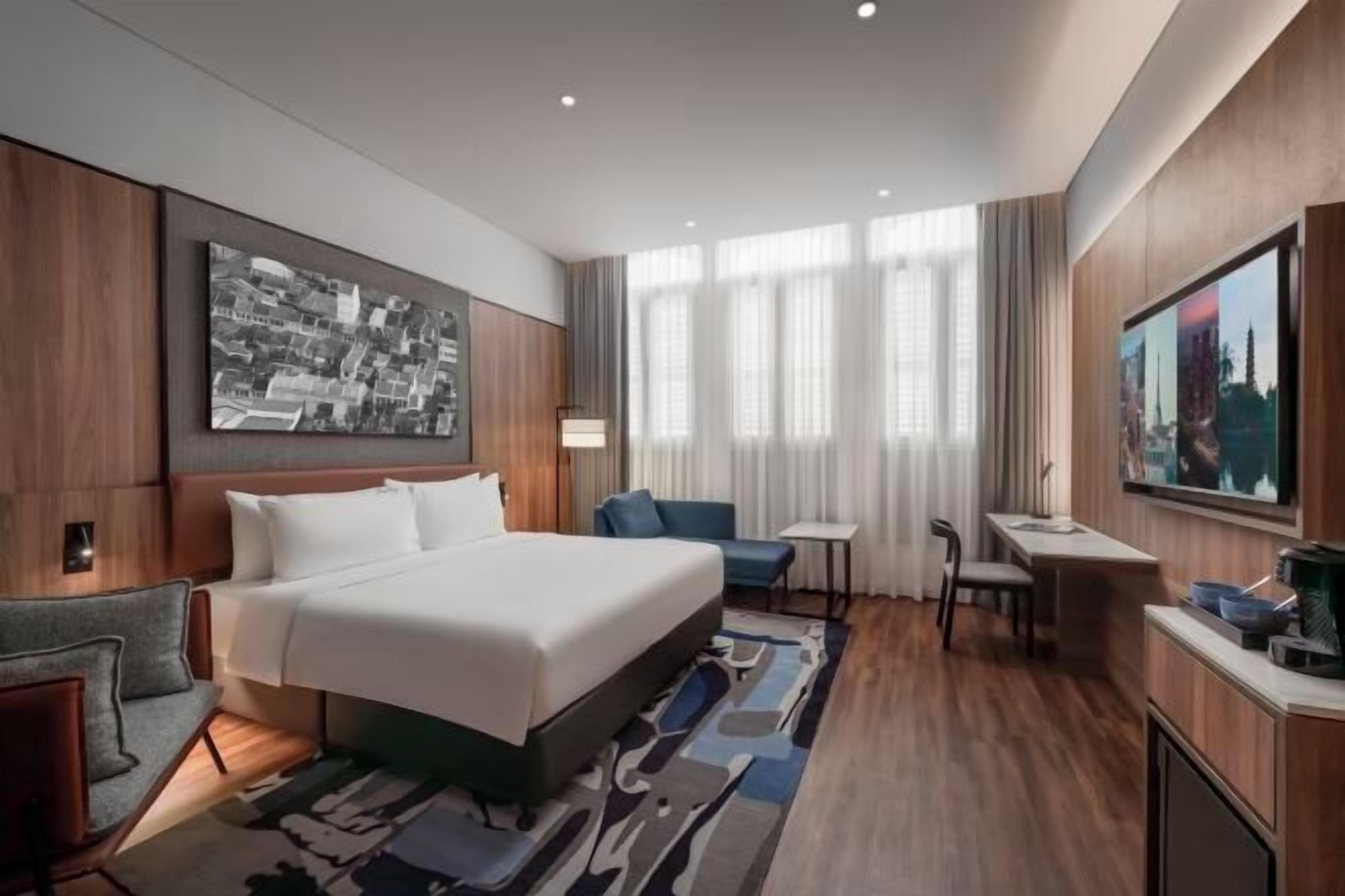 Caja de seguridad en la habitación y escritorio 