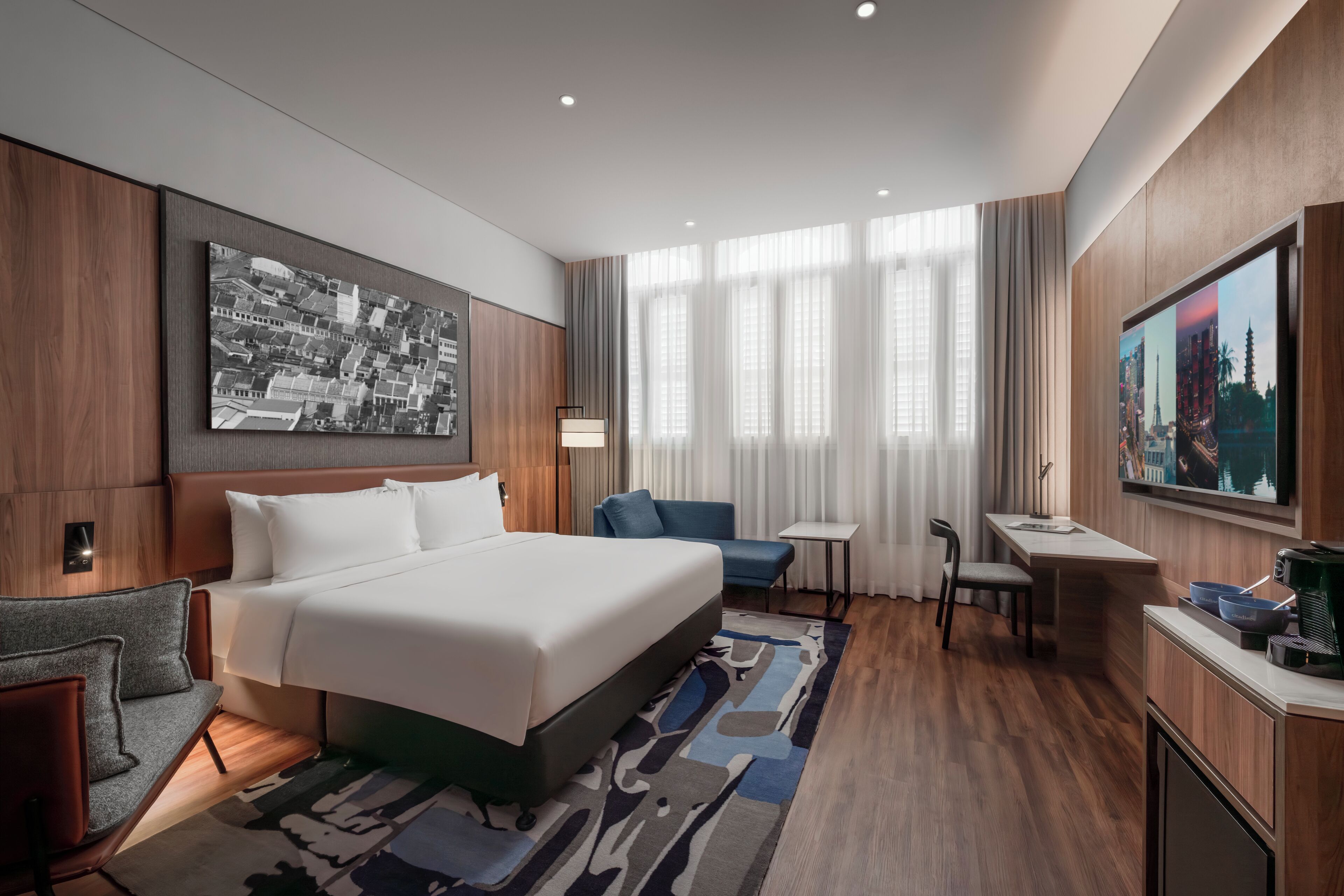 Caja de seguridad en la habitación y escritorio 