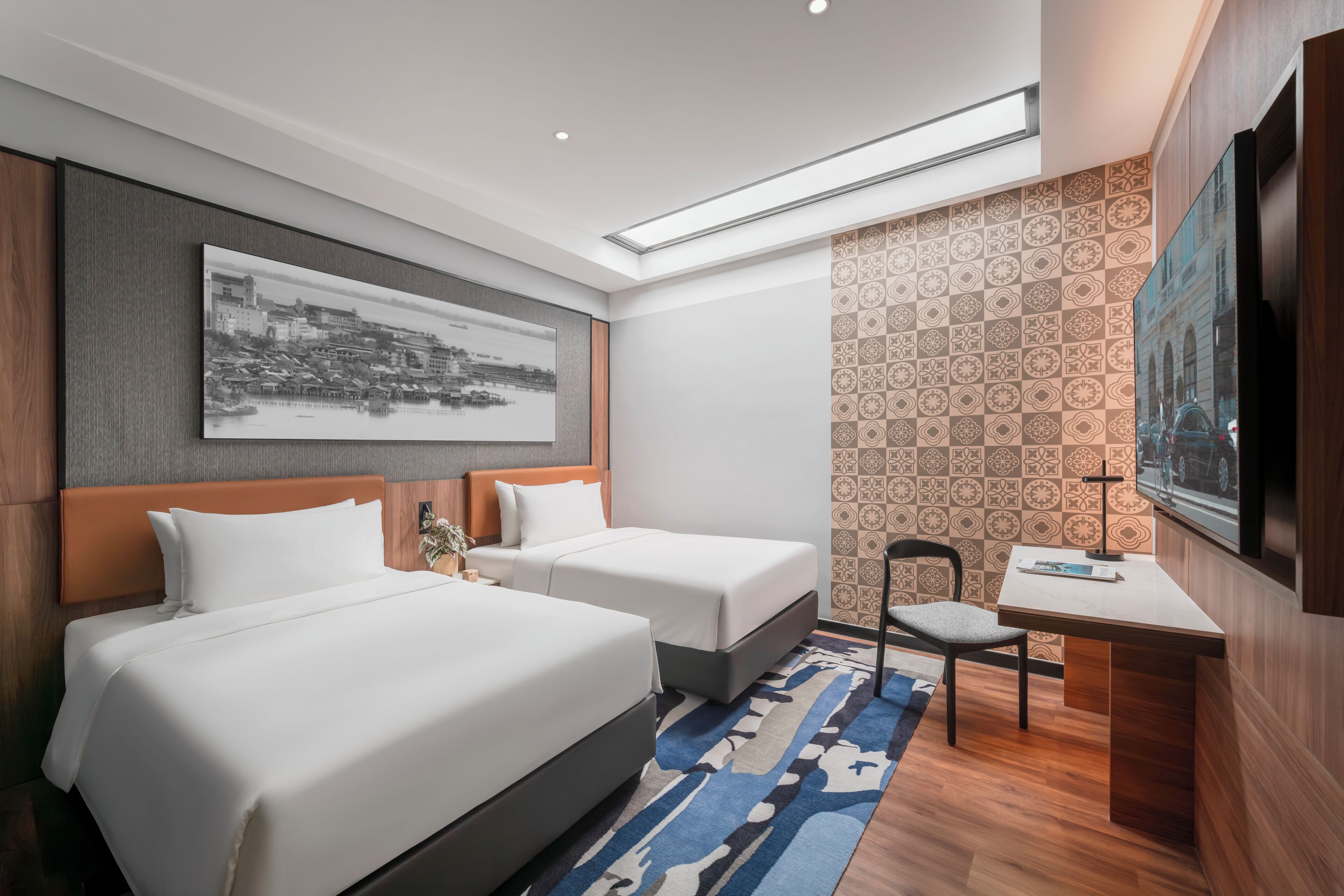 Caja de seguridad en la habitación y escritorio 