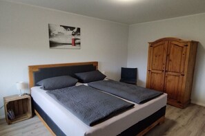 3 chambres, fer et planche à repasser, Wi-Fi gratuit