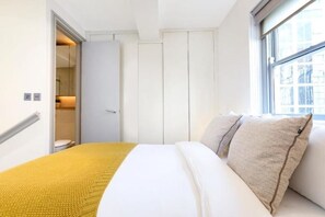 1 bedroom, iron/ironing board, WiFi, bed sheets - Deluxe apartment in Kensington (London)