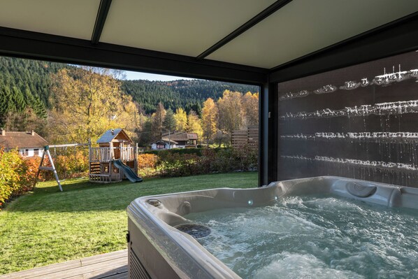 Bain à remous extérieur