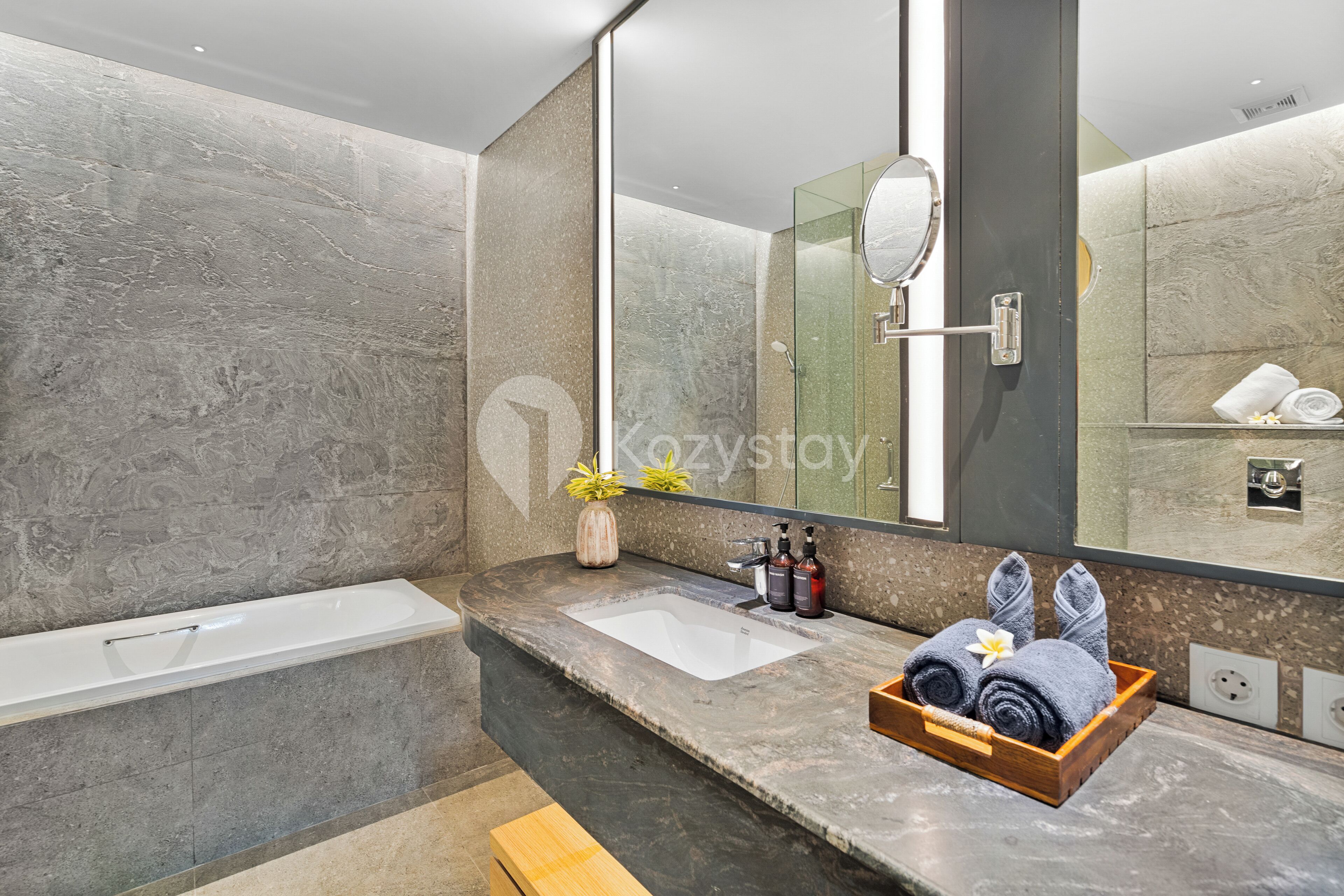 Kostenlose Toilettenartikel, Handtücher, Seife, Shampoo