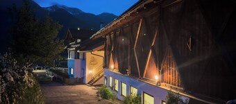 Posthof - Alpine Living Apartment Nidum